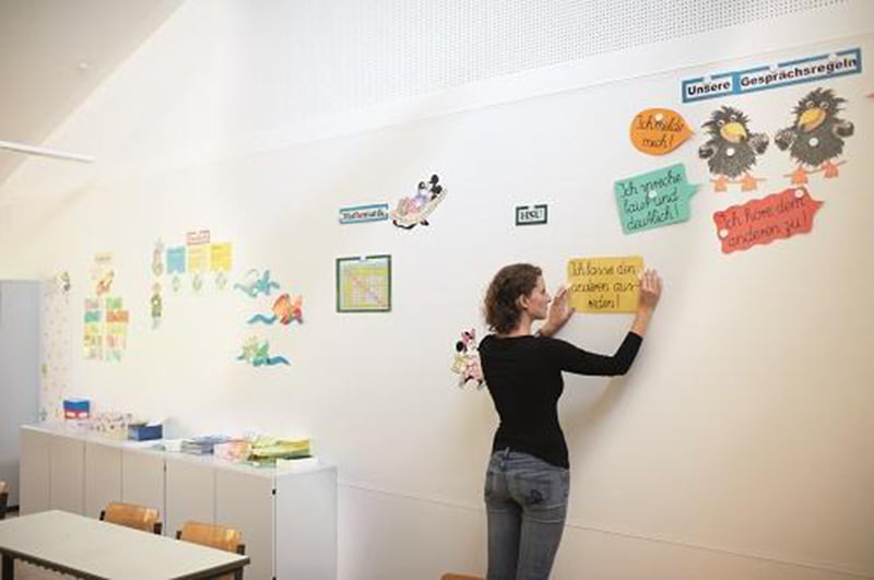 Papel pintado magnético en la escuela
